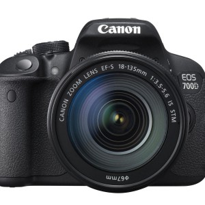 eos_700d_frt_w_ef-s_18-135mm_is_stm