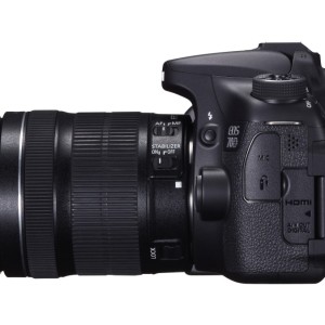 EOS 70D SIDE LEFT w EF-S 18-135mm IS STM