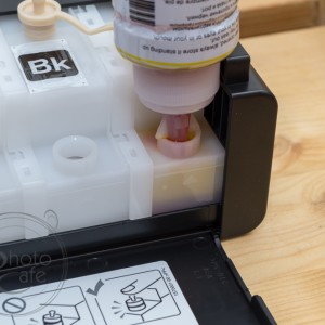 Изсипете в точният резервоар