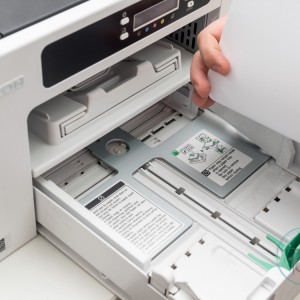 Поставяйте хартията с печатаемата площ надолу