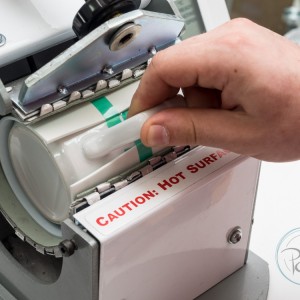 Поставете в предварително настроената и заграта термопреса