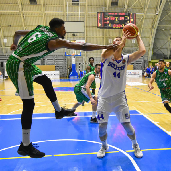 Злато: Любомир Аргиров