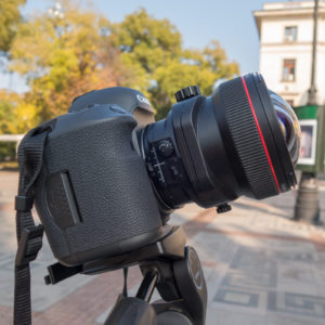 Екстремно близко снимане със свръх широк 17 мм обектив Екстремно близко снимане със свръх широк 17 мм обектив