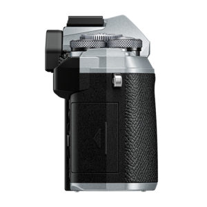 Olympus_OM-D_E-M5_Mark_III_13