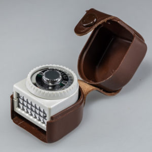 Микро светломер за поставяне в гнездото на светкавицата