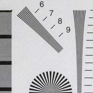 Canon-EOS-R7-BW-Table-ISO_12800