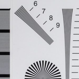 Canon-EOS-R7-BW-Table-ISO_200