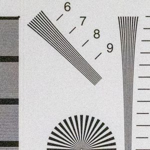 Canon-EOS-R7-BW-Table-ISO_25600