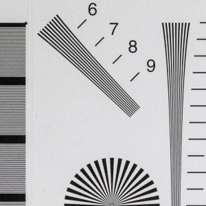 Canon-EOS-R7-BW-Table-ISO_3200