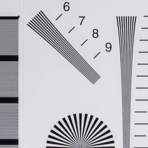 Canon-EOS-R7-BW-Table-ISO_800