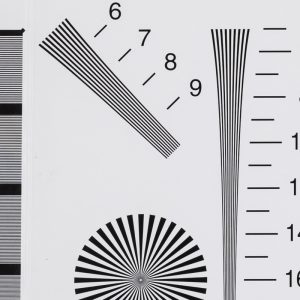 Canon-EOS-R3-BW-Table-ISO-100