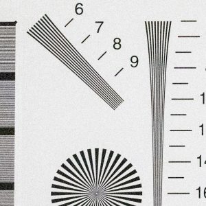 Canon-EOS-R3-BW-Table-ISO-102400