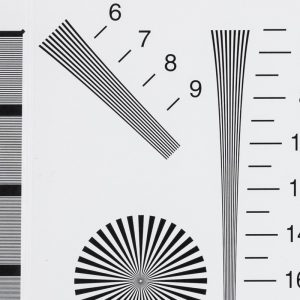 Canon-EOS-R3-BW-Table-ISO-1600