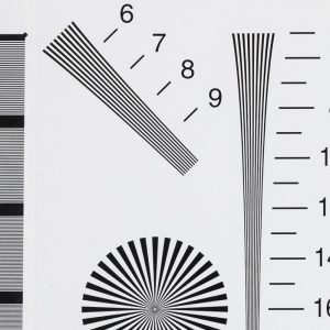 Canon-EOS-R3-BW-Table-ISO-3200