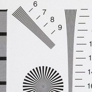 Canon-EOS-R3-BW-Table-ISO-51200