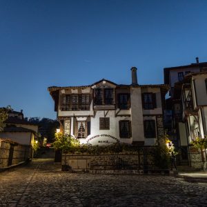 Canon-RF-24mm-f-1.8-2