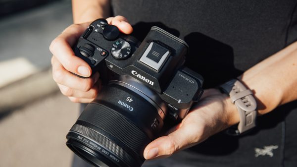 Canon-EOS-R8-Mark-II-7